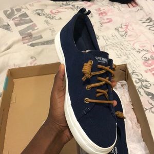 Sperry “Crest Vibe Linen”